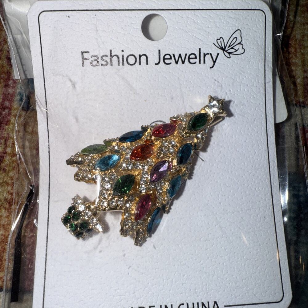 NWT Goldtone Rhinestone Colorful Christmas Tree Pin Brooch